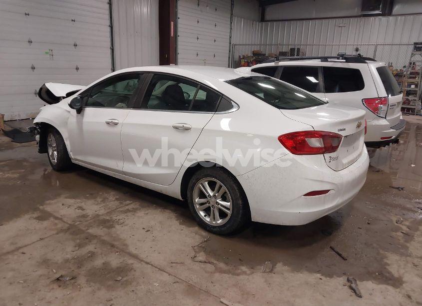 Photo 3 of 2017 Chevrolet Cruze LT AUTO (VIN 1G1BE5SM1H7250818)