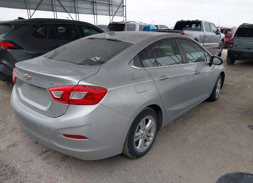 Photo 4 of 2017 Chevrolet Cruze LT AUTO (VIN 1G1BE5SM1H7252648)