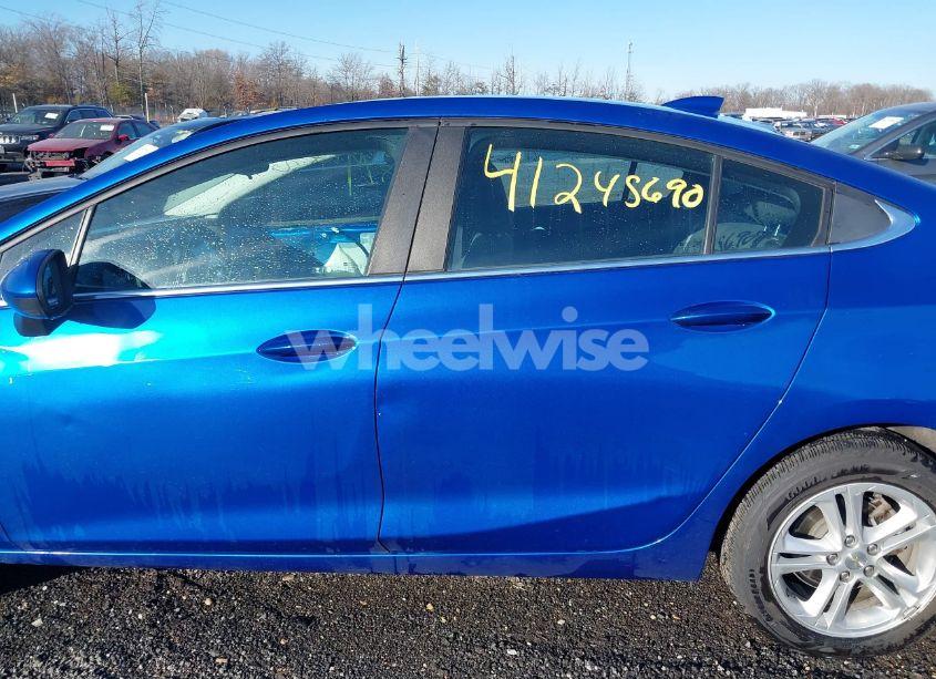 Photo 15 of 2017 Chevrolet Cruze LT AUTO (VIN 1G1BE5SM1H7262354)