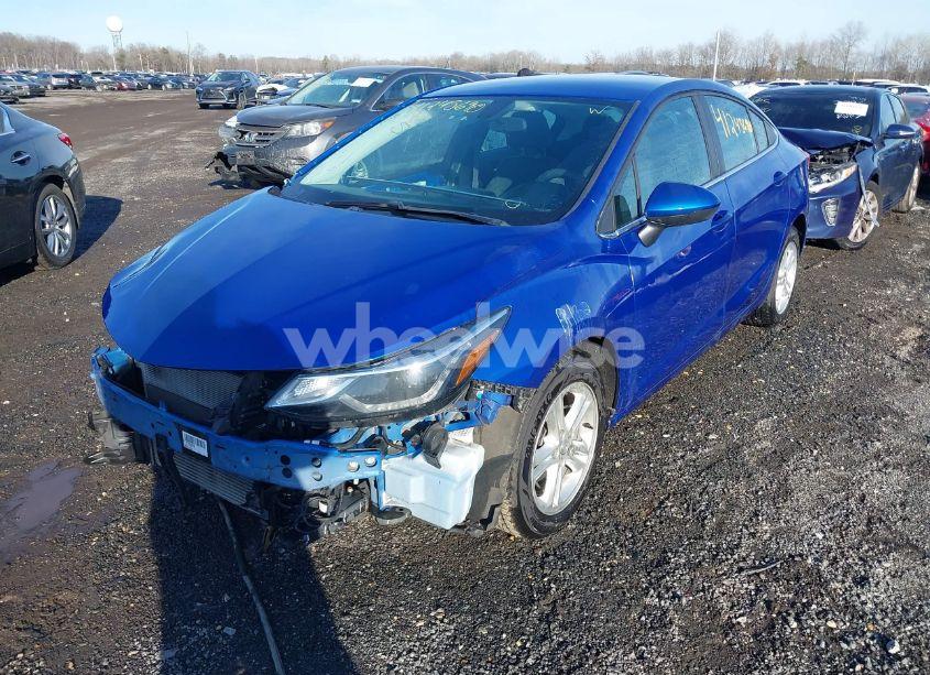 Photo 2 of 2017 Chevrolet Cruze LT AUTO (VIN 1G1BE5SM1H7262354)
