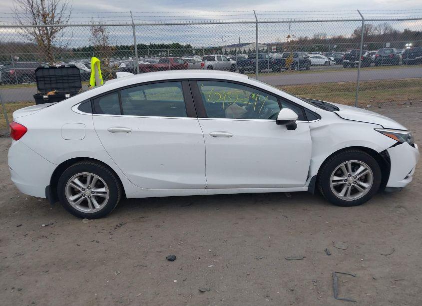 Photo 13 of 2017 Chevrolet Cruze LT AUTO (VIN 1G1BE5SM1H7262841)