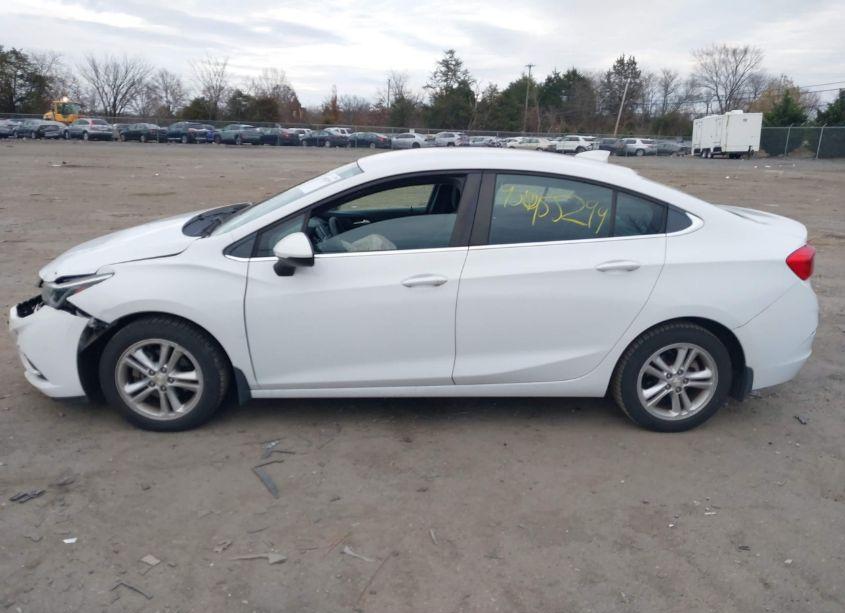 Photo 14 of 2017 Chevrolet Cruze LT AUTO (VIN 1G1BE5SM1H7262841)