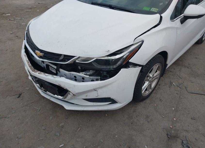 Photo 6 of 2017 Chevrolet Cruze LT AUTO (VIN 1G1BE5SM1H7262841)