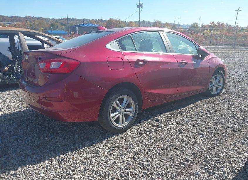 Photo 4 of 2017 Chevrolet Cruze LT AUTO (VIN 1G1BE5SM1H7267943)