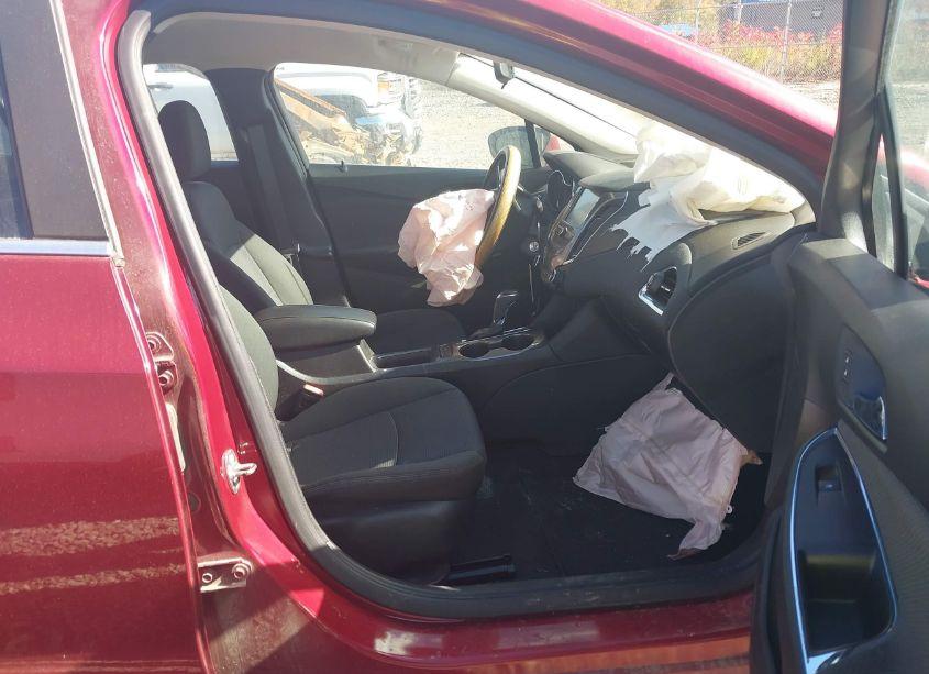 Photo 5 of 2017 Chevrolet Cruze LT AUTO (VIN 1G1BE5SM1H7267943)