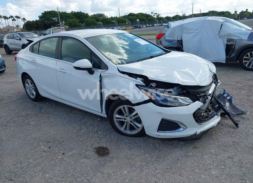 2017 Chevrolet Cruze LT AUTO (VIN 1G1BE5SM1H7271829) main photo