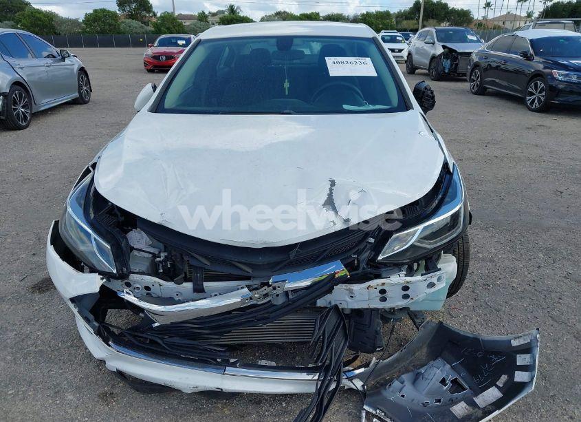 Photo 6 of 2017 Chevrolet Cruze LT AUTO (VIN 1G1BE5SM1H7271829)