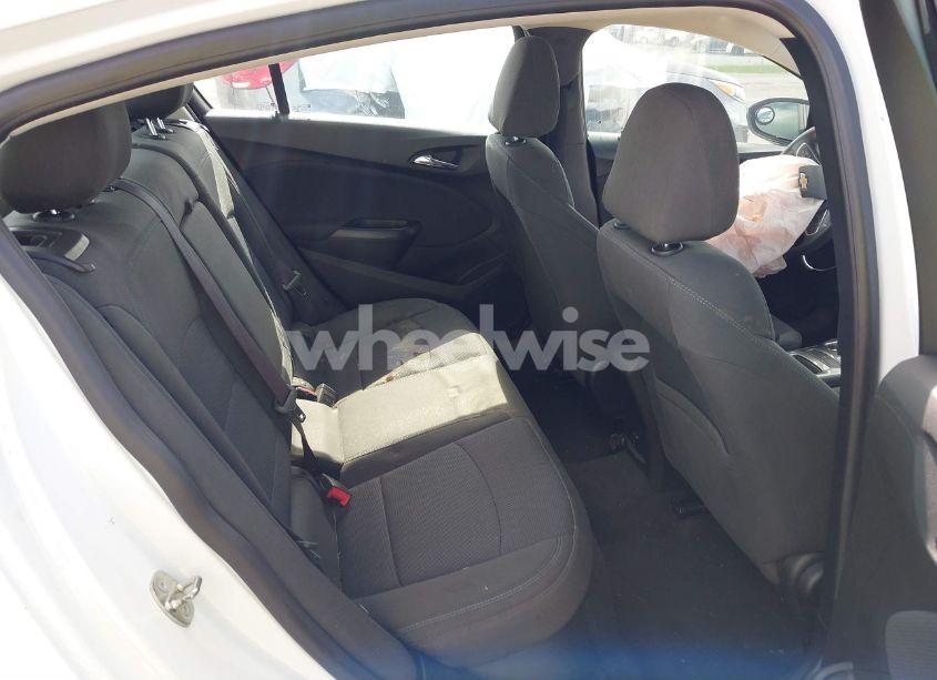 Photo 8 of 2017 Chevrolet Cruze LT AUTO (VIN 1G1BE5SM1H7271829)