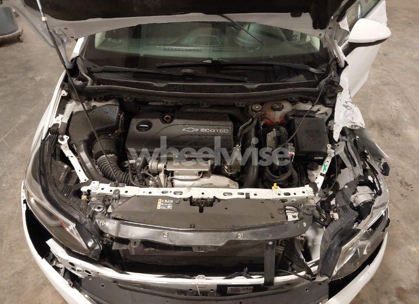 Photo 10 of 2017 Chevrolet Cruze LT AUTO (VIN 1G1BE5SM1H7281678)