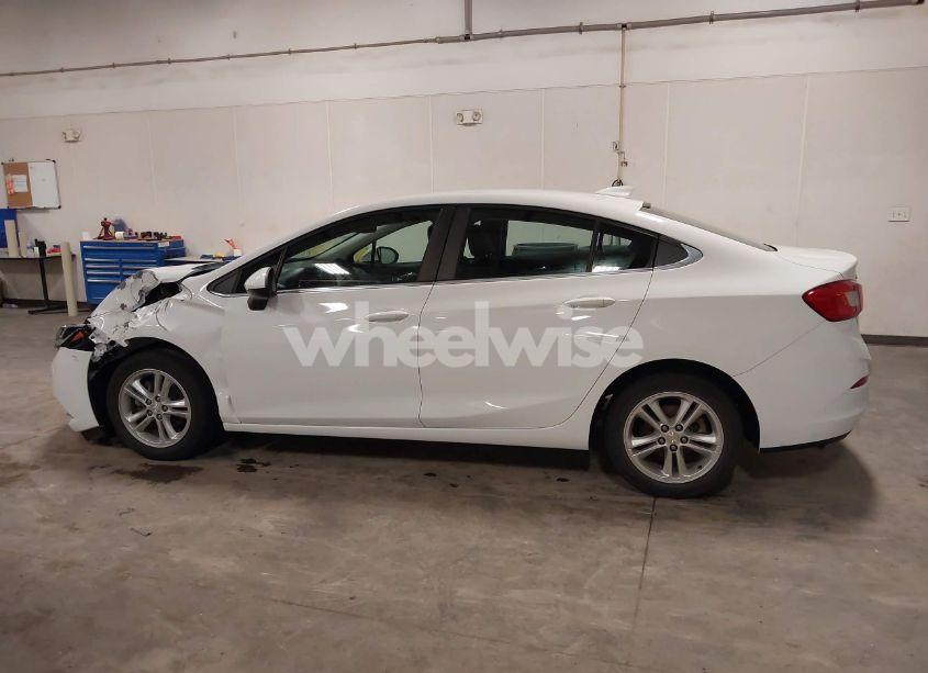 Photo 14 of 2017 Chevrolet Cruze LT AUTO (VIN 1G1BE5SM1H7281678)