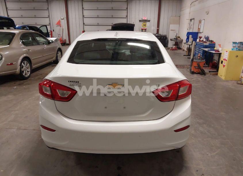 Photo 16 of 2017 Chevrolet Cruze LT AUTO (VIN 1G1BE5SM1H7281678)