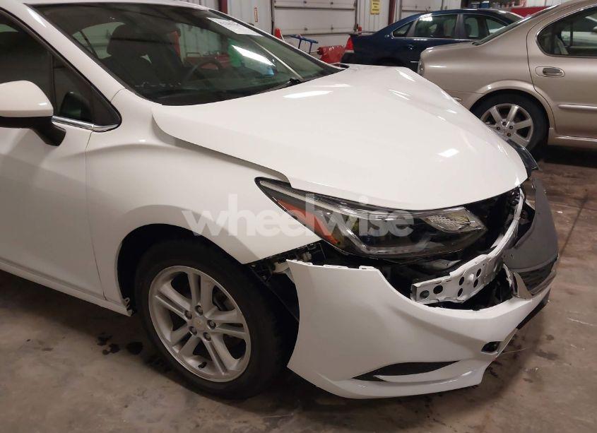 Photo 19 of 2017 Chevrolet Cruze LT AUTO (VIN 1G1BE5SM1H7281678)