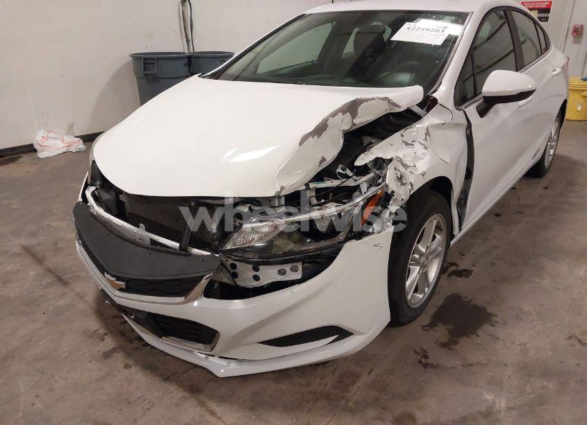 Photo 6 of 2017 Chevrolet Cruze LT AUTO (VIN 1G1BE5SM1H7281678)