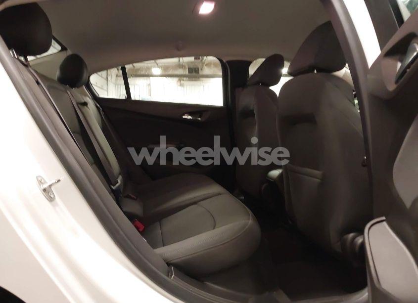 Photo 8 of 2017 Chevrolet Cruze LT AUTO (VIN 1G1BE5SM1H7281678)