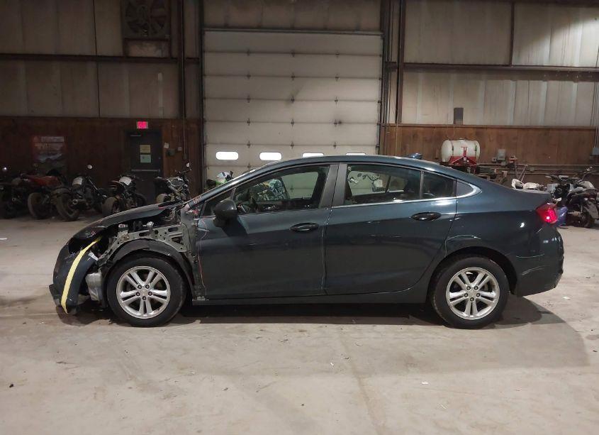 Photo 15 of 2018 Chevrolet Cruze LT AUTO (VIN 1G1BE5SM1J7118017)