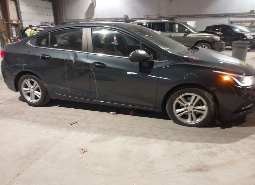 Photo 19 of 2018 Chevrolet Cruze LT AUTO (VIN 1G1BE5SM1J7118017)