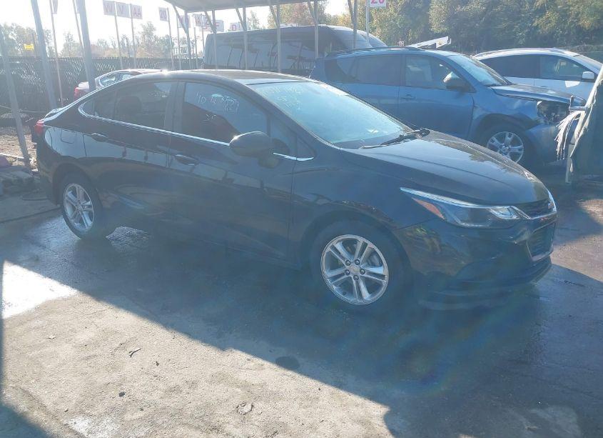 2018 Chevrolet Cruze LT AUTO (VIN 1G1BE5SM1J7122665) main photo