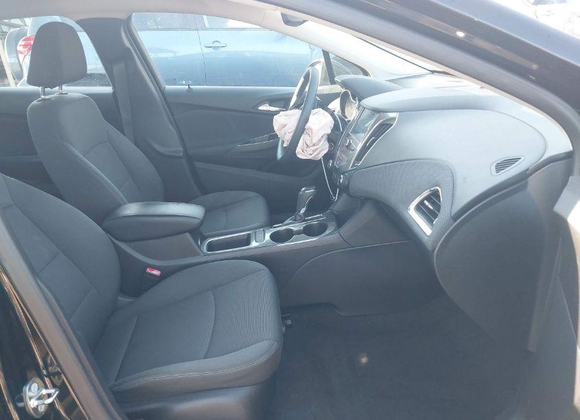 Photo 5 of 2018 Chevrolet Cruze LT AUTO (VIN 1G1BE5SM1J7122665)