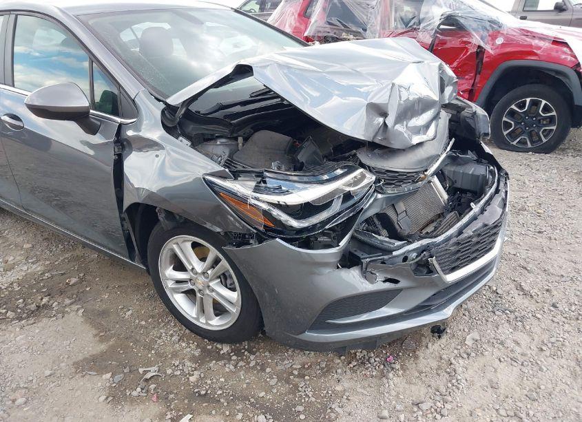 Photo 17 of 2018 Chevrolet Cruze LT AUTO (VIN 1G1BE5SM1J7140180)