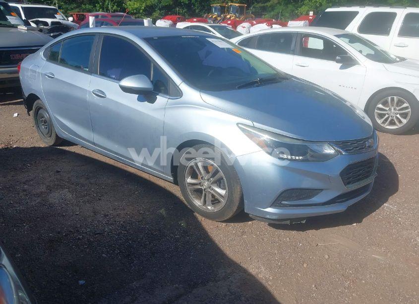 2018 Chevrolet Cruze LT AUTO (VIN 1G1BE5SM1J7148814) main photo