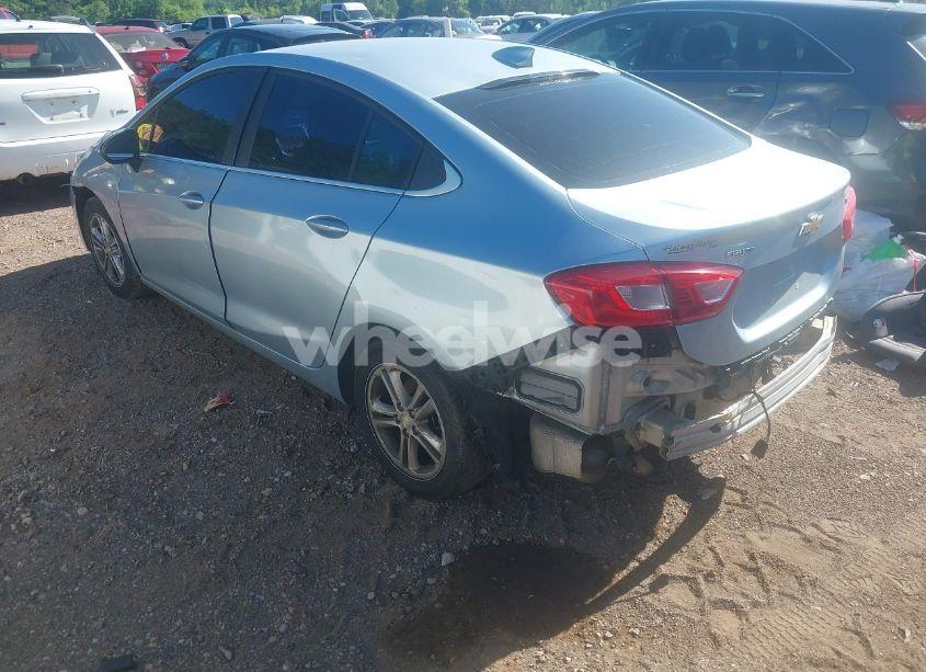 Photo 3 of 2018 Chevrolet Cruze LT AUTO (VIN 1G1BE5SM1J7148814)