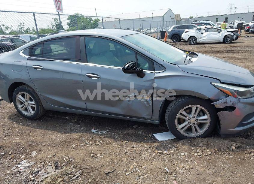 Photo 13 of 2018 Chevrolet Cruze LT AUTO (VIN 1G1BE5SM1J7154130)
