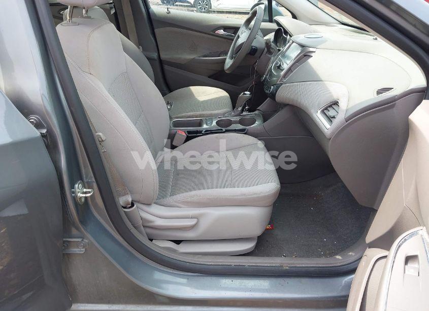 Photo 5 of 2018 Chevrolet Cruze LT AUTO (VIN 1G1BE5SM1J7154130)