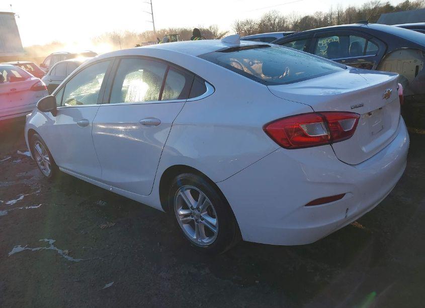 Photo 3 of 2018 Chevrolet Cruze LT AUTO (VIN 1G1BE5SM1J7169307)