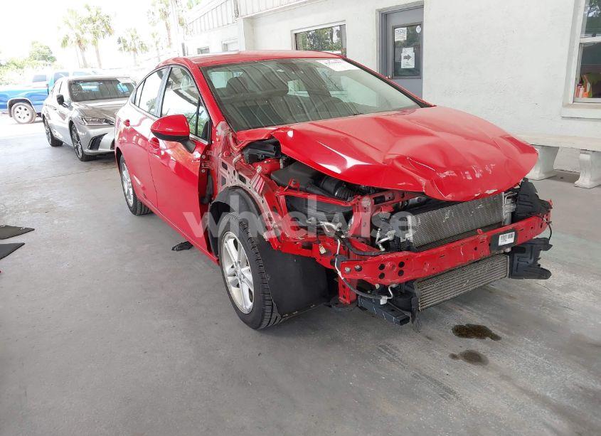 2018 Chevrolet Cruze LT AUTO (VIN 1G1BE5SM1J7172451) main photo