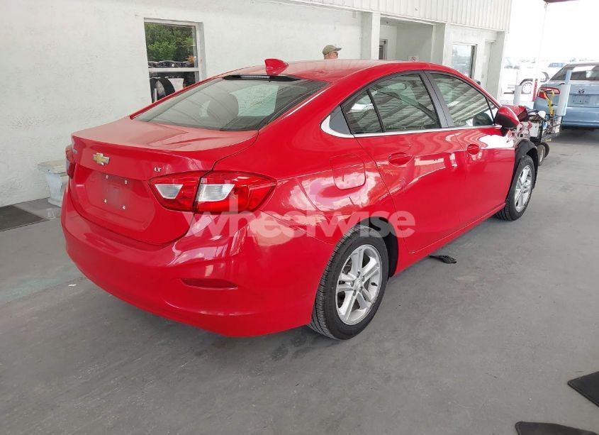 Photo 4 of 2018 Chevrolet Cruze LT AUTO (VIN 1G1BE5SM1J7172451)