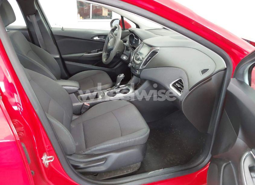 Photo 5 of 2018 Chevrolet Cruze LT AUTO (VIN 1G1BE5SM1J7172451)