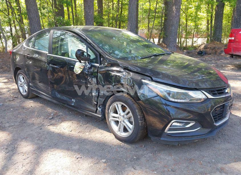 2018 Chevrolet Cruze LT AUTO (VIN 1G1BE5SM1J7179481) main photo