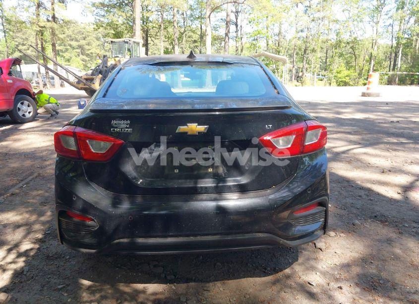 Photo 16 of 2018 Chevrolet Cruze LT AUTO (VIN 1G1BE5SM1J7179481)
