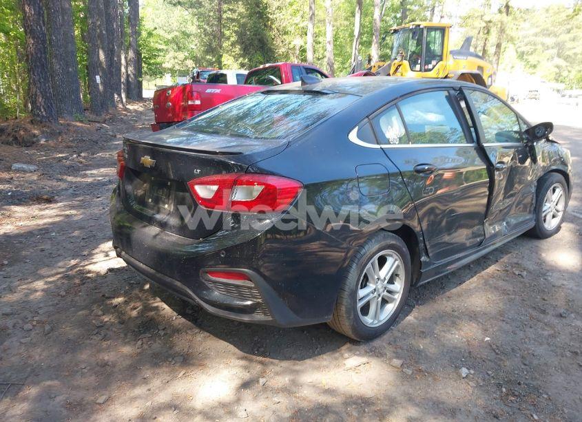 Photo 4 of 2018 Chevrolet Cruze LT AUTO (VIN 1G1BE5SM1J7179481)