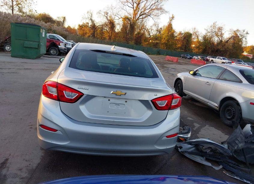 Photo 17 of 2018 Chevrolet Cruze LT AUTO (VIN 1G1BE5SM1J7198189)