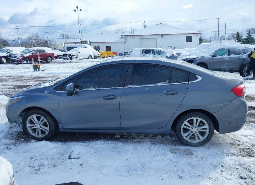 Photo 14 of 2018 Chevrolet Cruze LT AUTO (VIN 1G1BE5SM1J7215119)