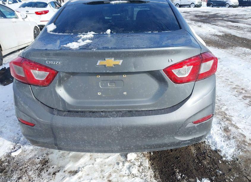 Photo 16 of 2018 Chevrolet Cruze LT AUTO (VIN 1G1BE5SM1J7215119)