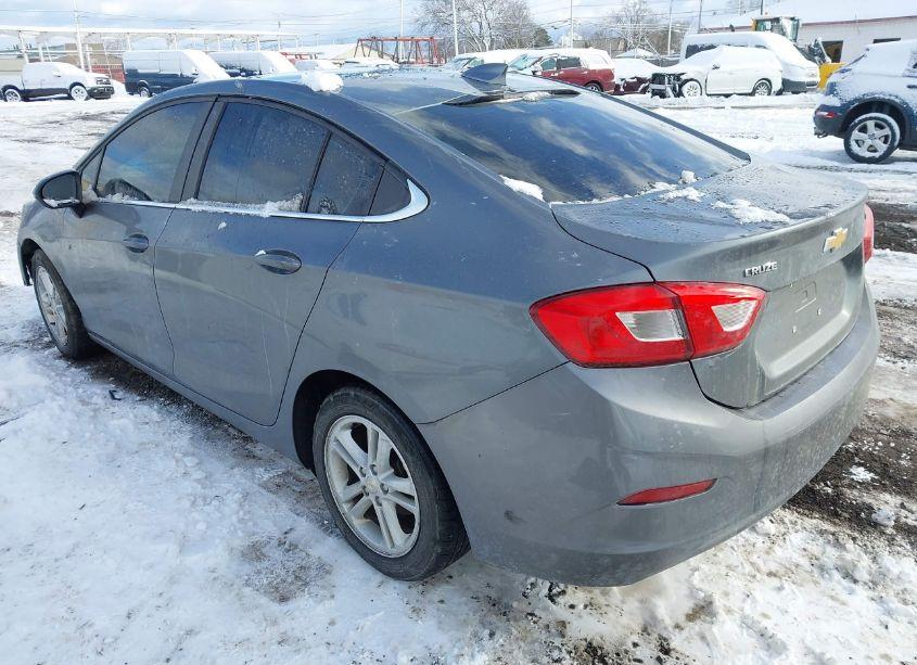 Photo 3 of 2018 Chevrolet Cruze LT AUTO (VIN 1G1BE5SM1J7215119)