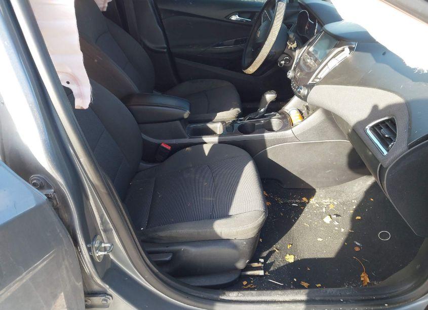 Photo 5 of 2018 Chevrolet Cruze LT AUTO (VIN 1G1BE5SM1J7215119)