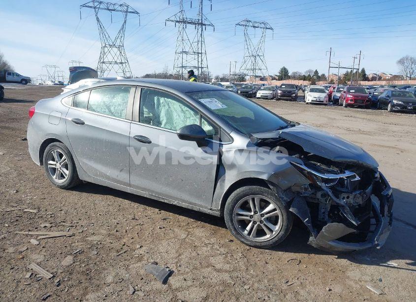 2018 Chevrolet Cruze LT AUTO (VIN 1G1BE5SM1J7227724) main photo