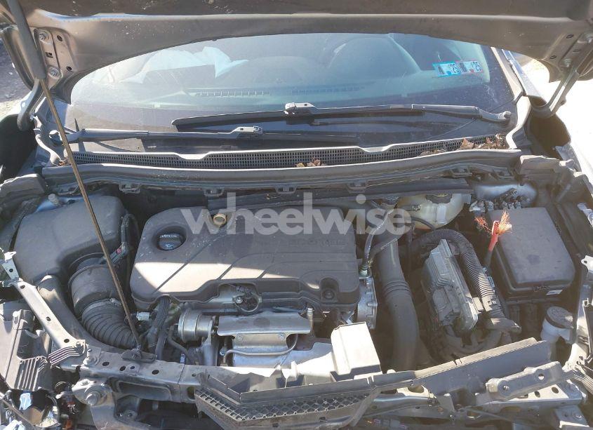 Photo 10 of 2018 Chevrolet Cruze LT AUTO (VIN 1G1BE5SM1J7227724)