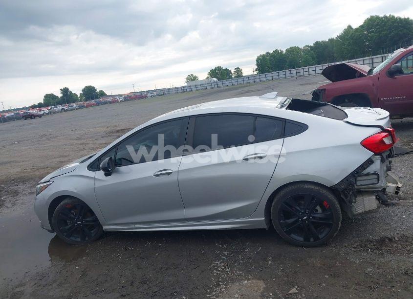 Photo 14 of 2018 Chevrolet Cruze LT AUTO (VIN 1G1BE5SM1J7228257)