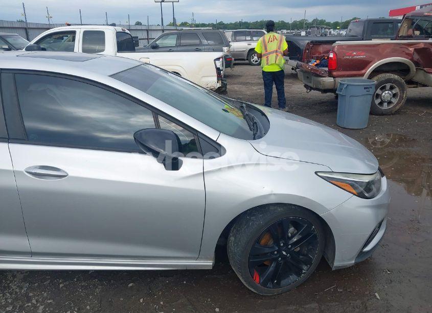 Photo 18 of 2018 Chevrolet Cruze LT AUTO (VIN 1G1BE5SM1J7228257)