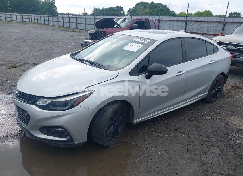 Photo 2 of 2018 Chevrolet Cruze LT AUTO (VIN 1G1BE5SM1J7228257)