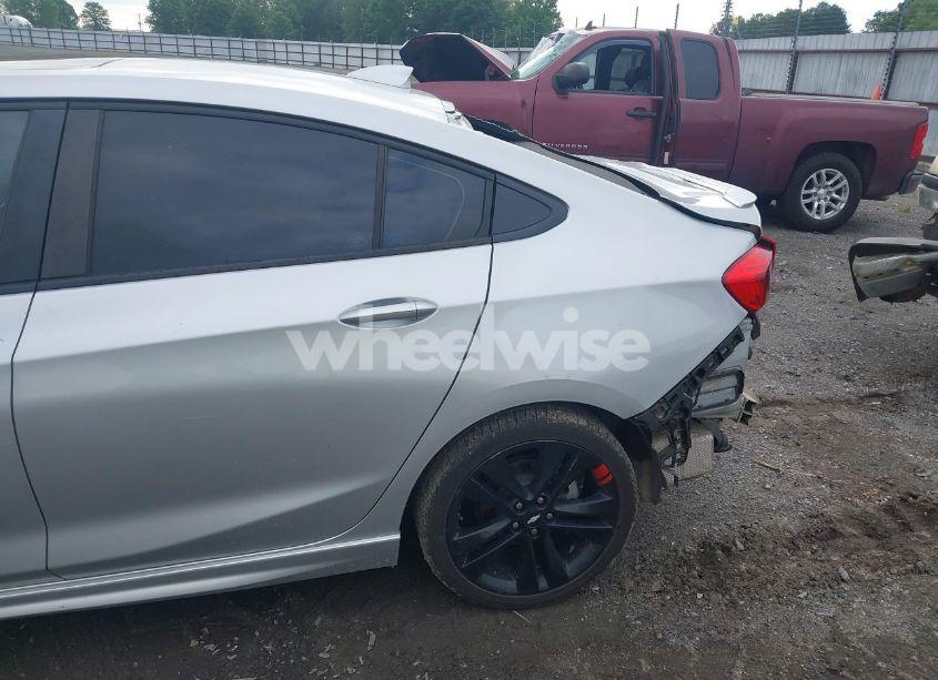 Photo 21 of 2018 Chevrolet Cruze LT AUTO (VIN 1G1BE5SM1J7228257)