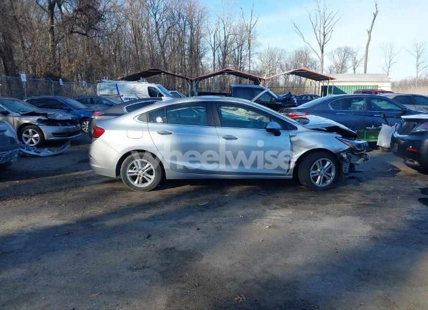 Photo 13 of 2018 Chevrolet Cruze LT AUTO (VIN 1G1BE5SM1J7228758)
