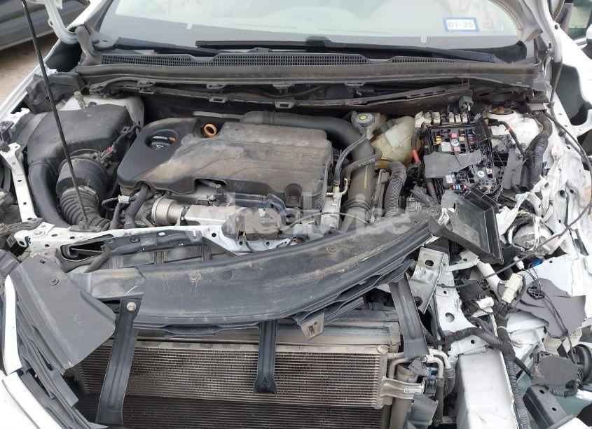 Photo 10 of 2018 Chevrolet Cruze LT AUTO (VIN 1G1BE5SM1J7235337)