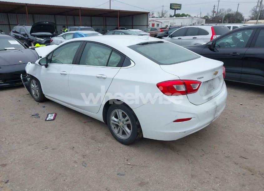 Photo 3 of 2018 Chevrolet Cruze LT AUTO (VIN 1G1BE5SM1J7235337)