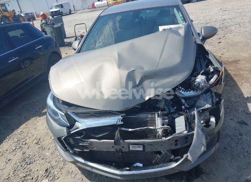 Photo 12 of 2019 Chevrolet Cruze LT (VIN 1G1BE5SM1K7106922)