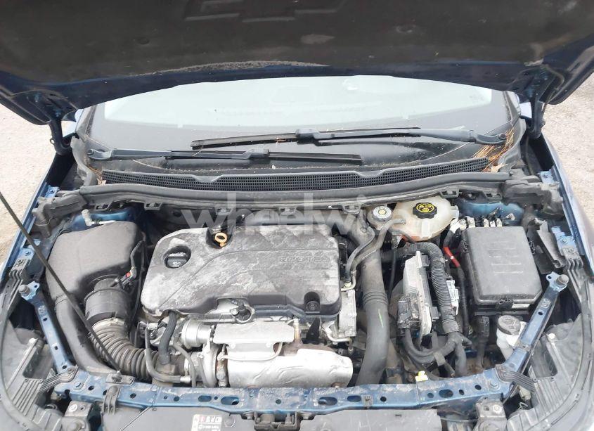 Photo 10 of 2019 Chevrolet Cruze LT (VIN 1G1BE5SM1K7108136)